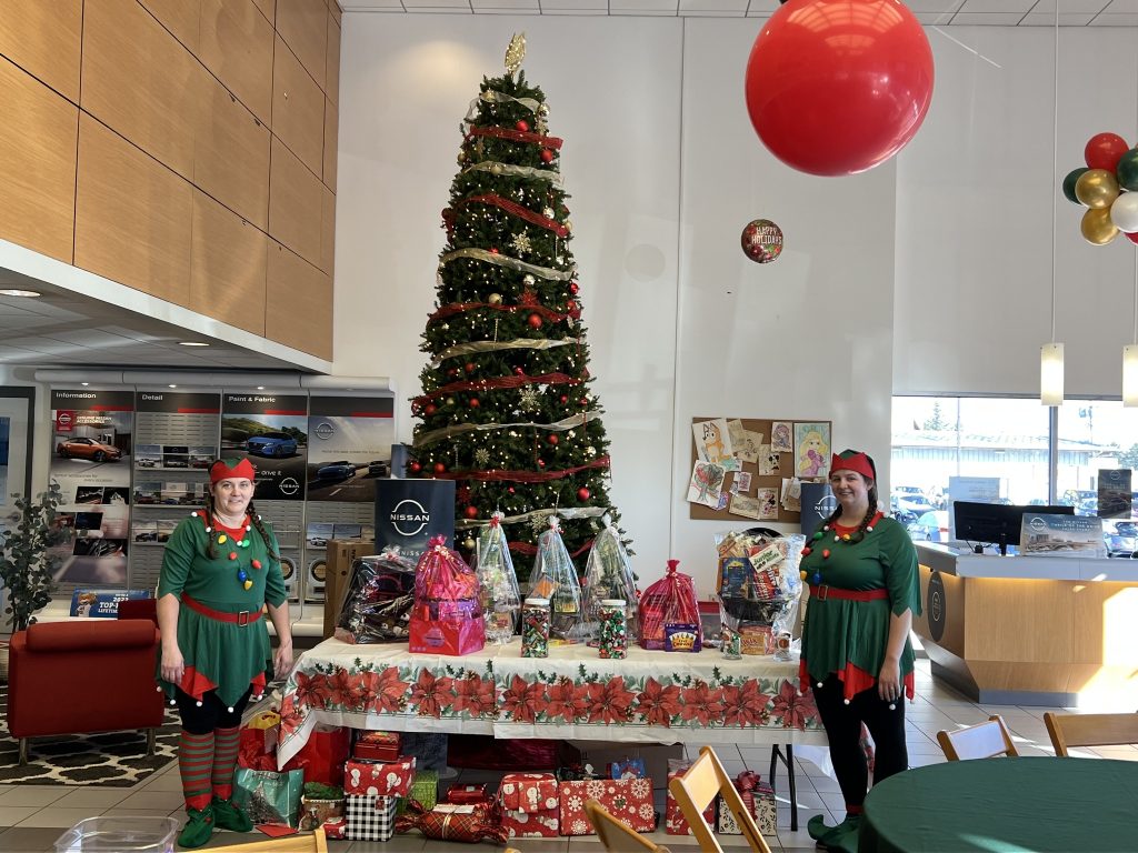 Holiday Festivities at Steet Ponte Nissan in Yorkville, NY 
