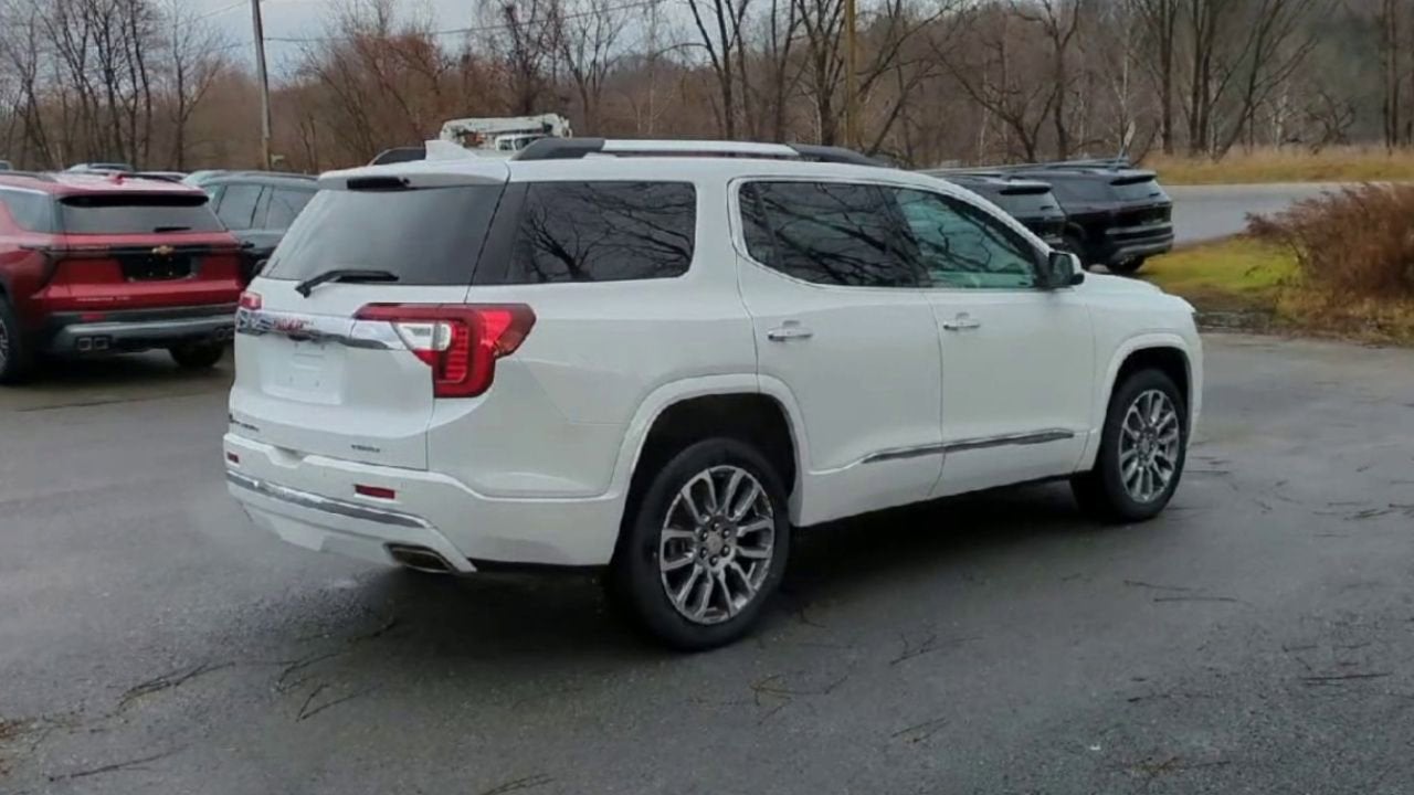 2023 GMC Acadia Denali