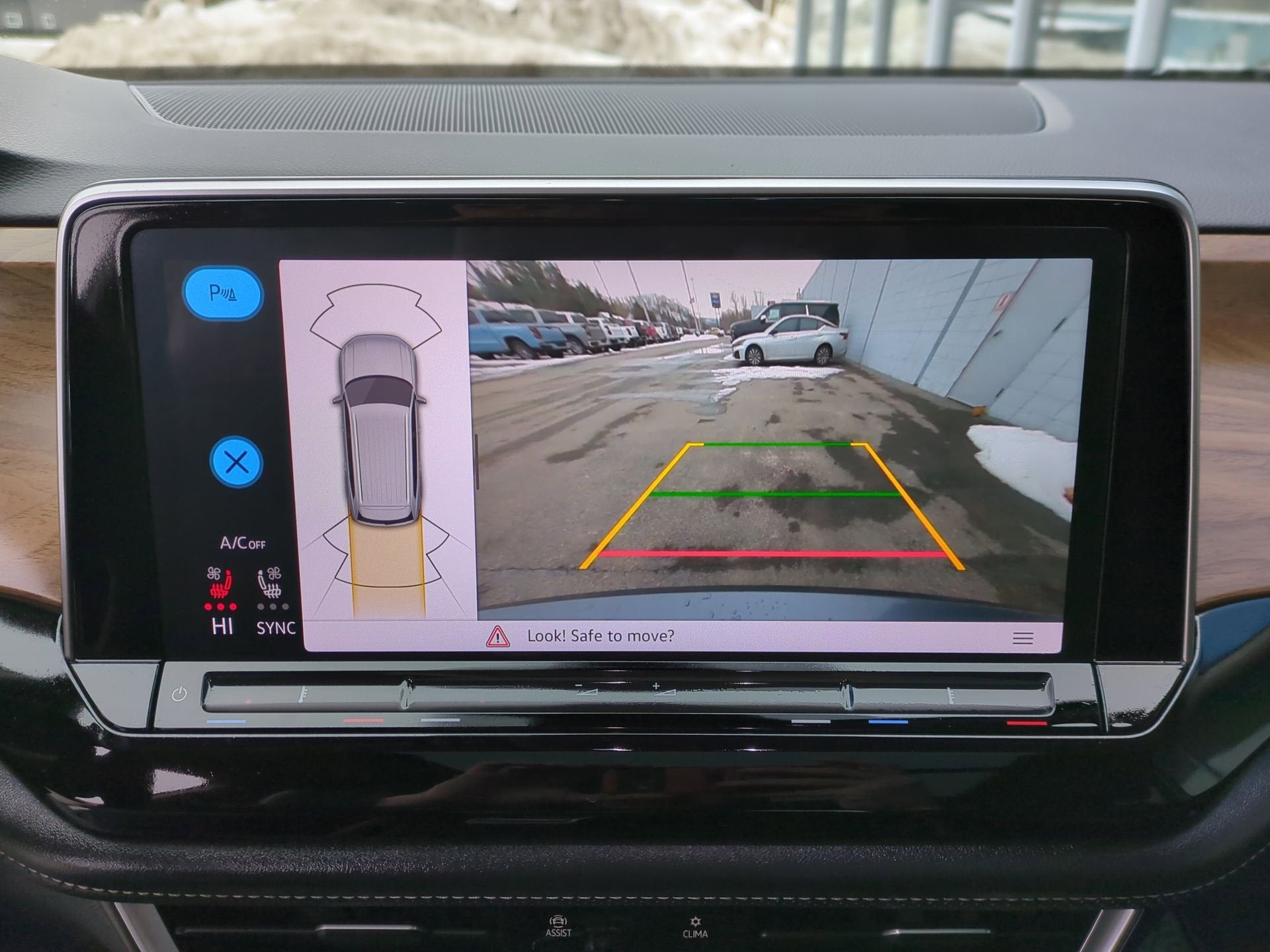 2025 Volkswagen Atlas 2.0T SE w/Technology