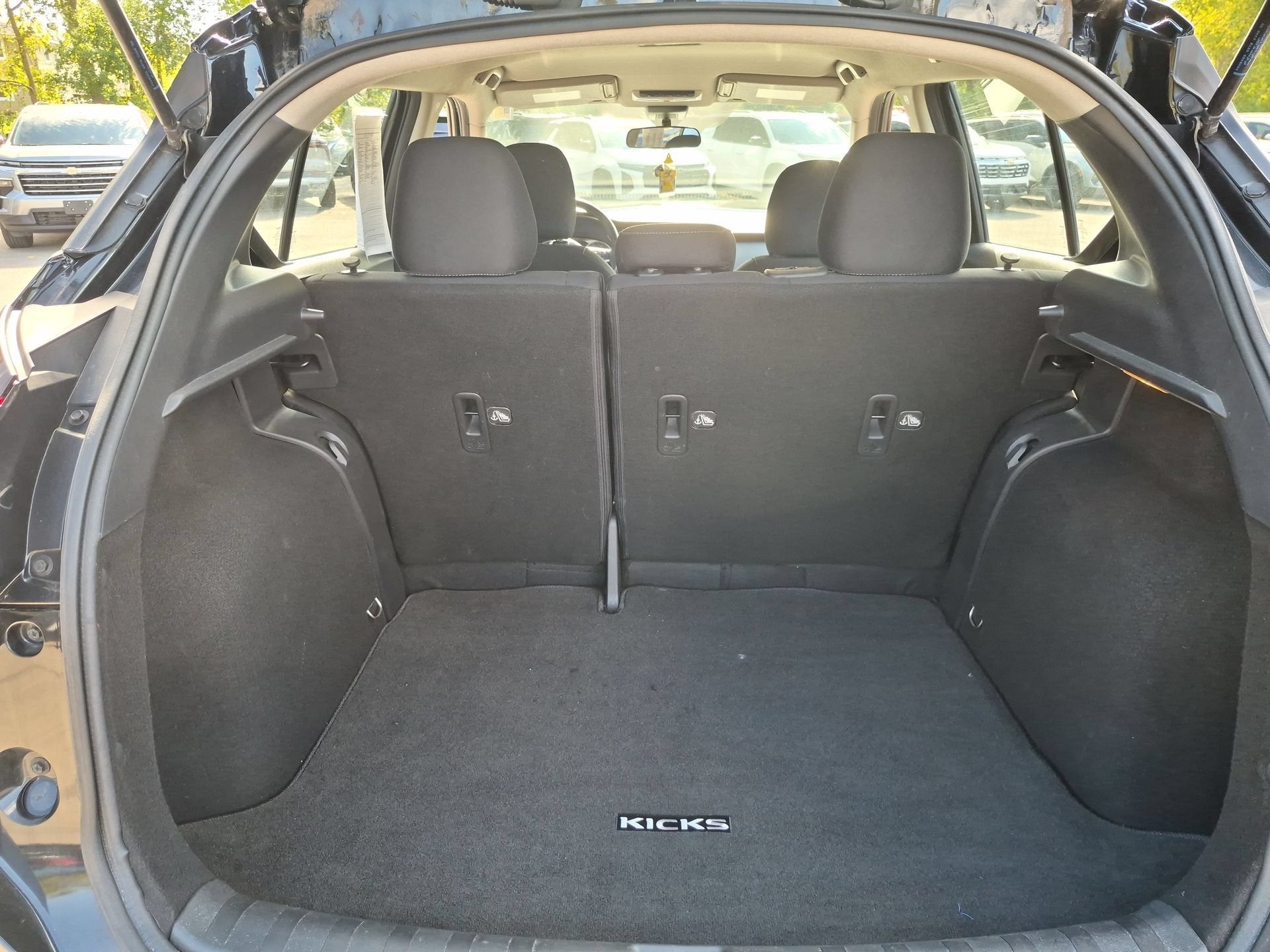 2022 Nissan Kicks S Xtronic CVT