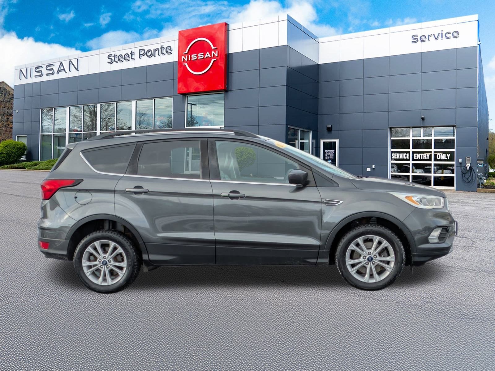 Used 2019 Ford Escape SEL with VIN 1FMCU9HD5KUA09913 for sale in Yorkville, NY