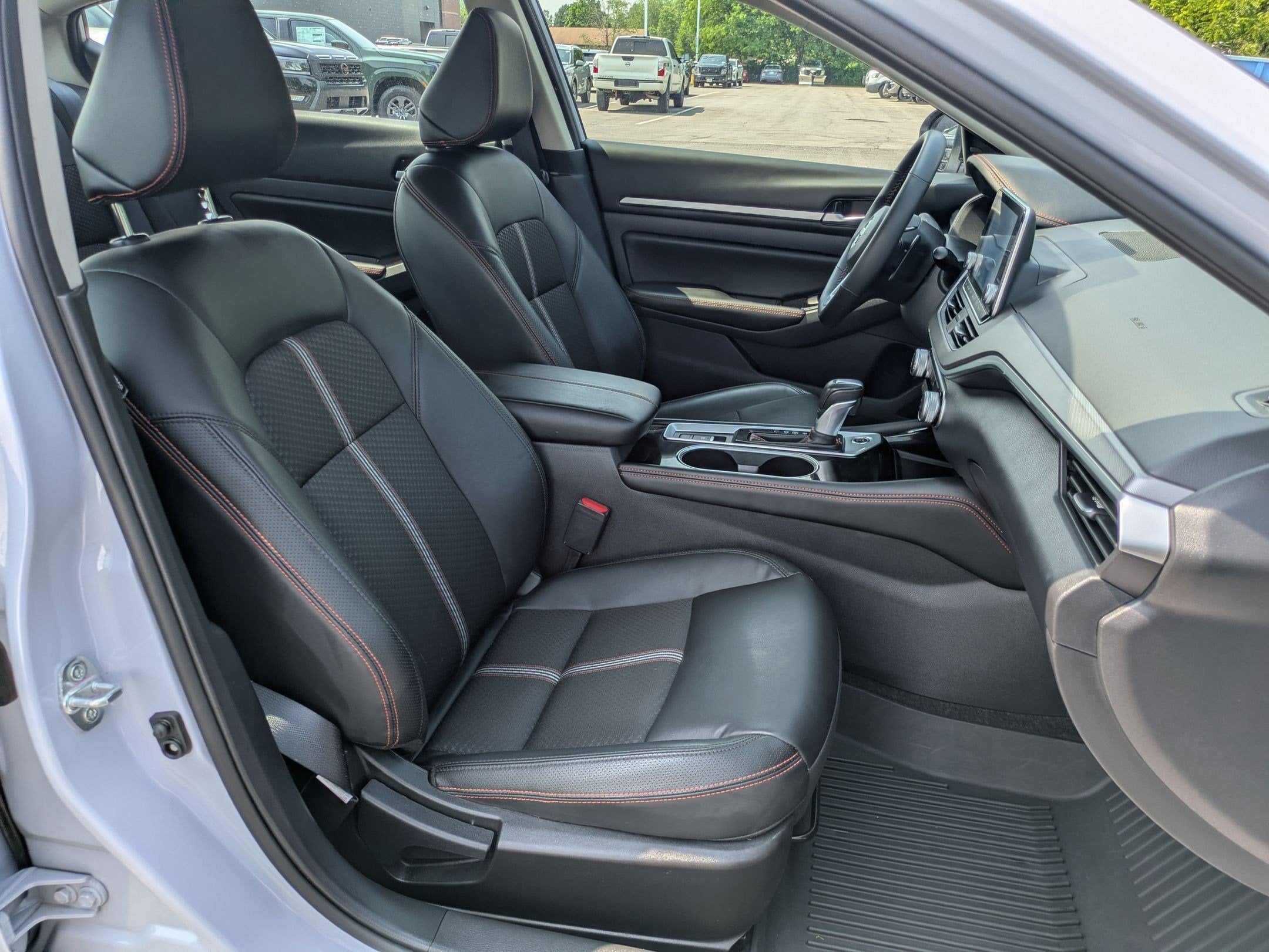 2025 Nissan Altima SR