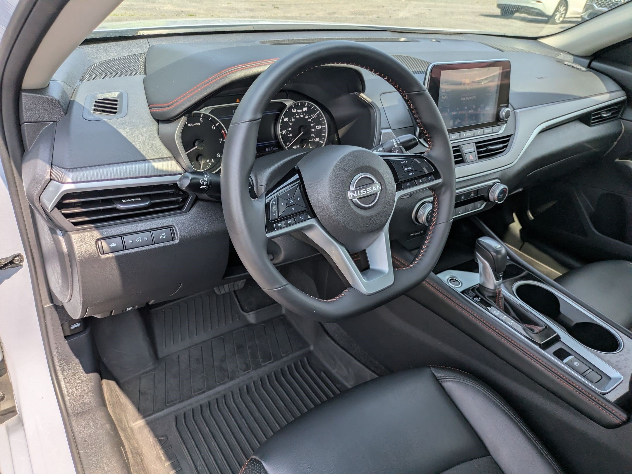 2025 Nissan Altima SR