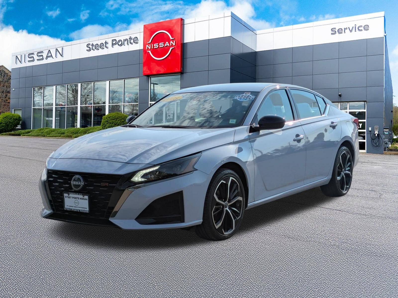 2025 Nissan Altima SR
