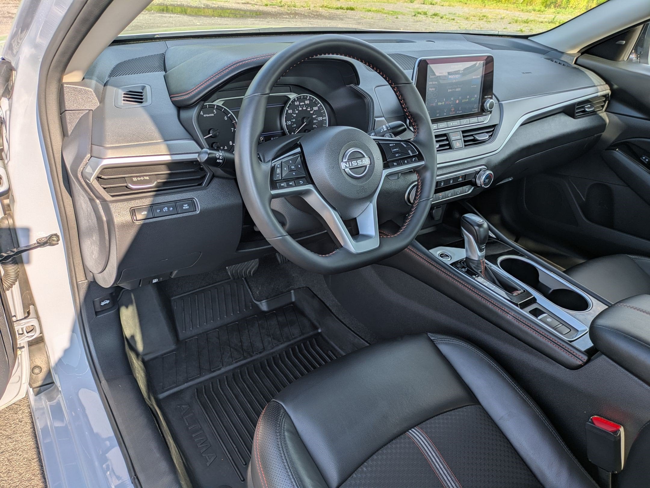 2025 Nissan Altima SR