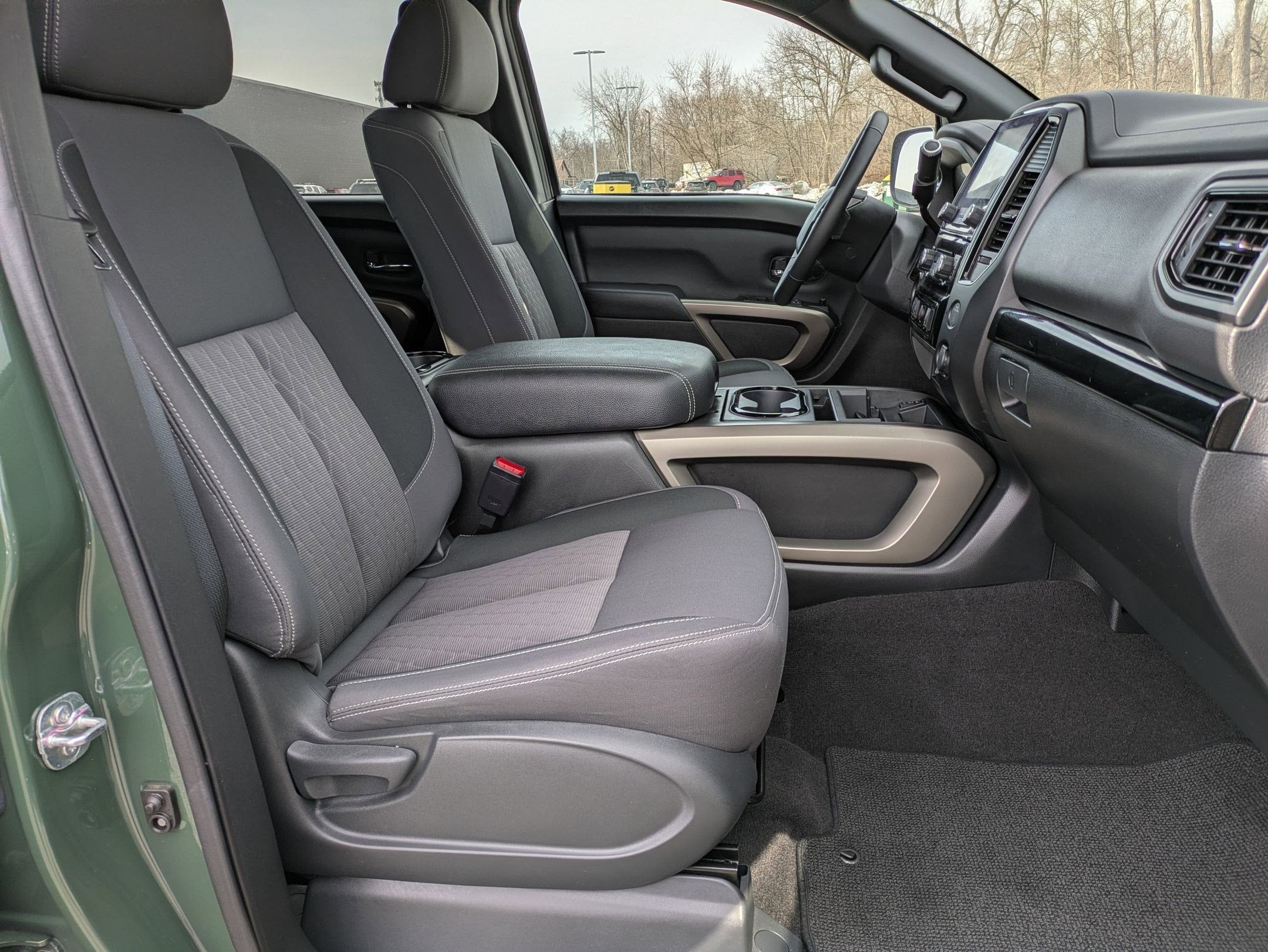 2024 Nissan Titan SV