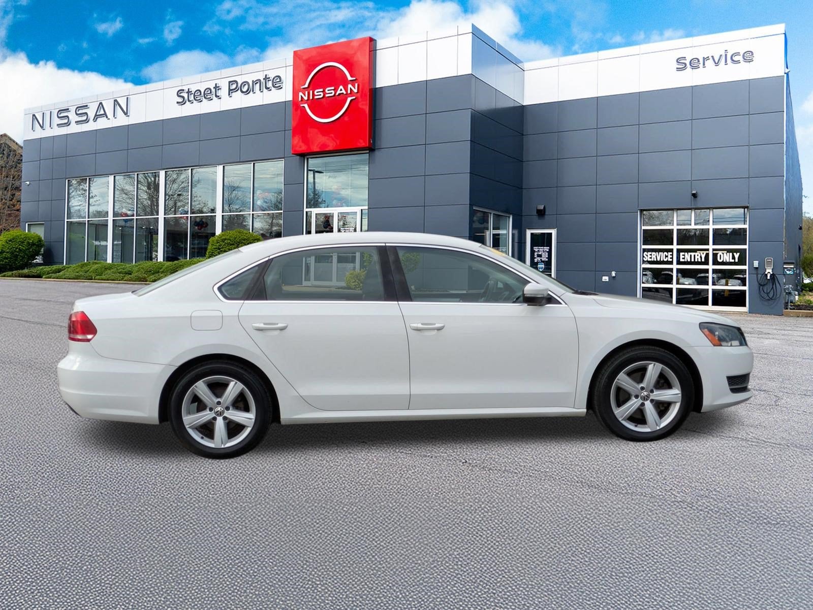 Used 2013 Volkswagen Passat SE with VIN 1VWBP7A37DC018597 for sale in Yorkville, NY