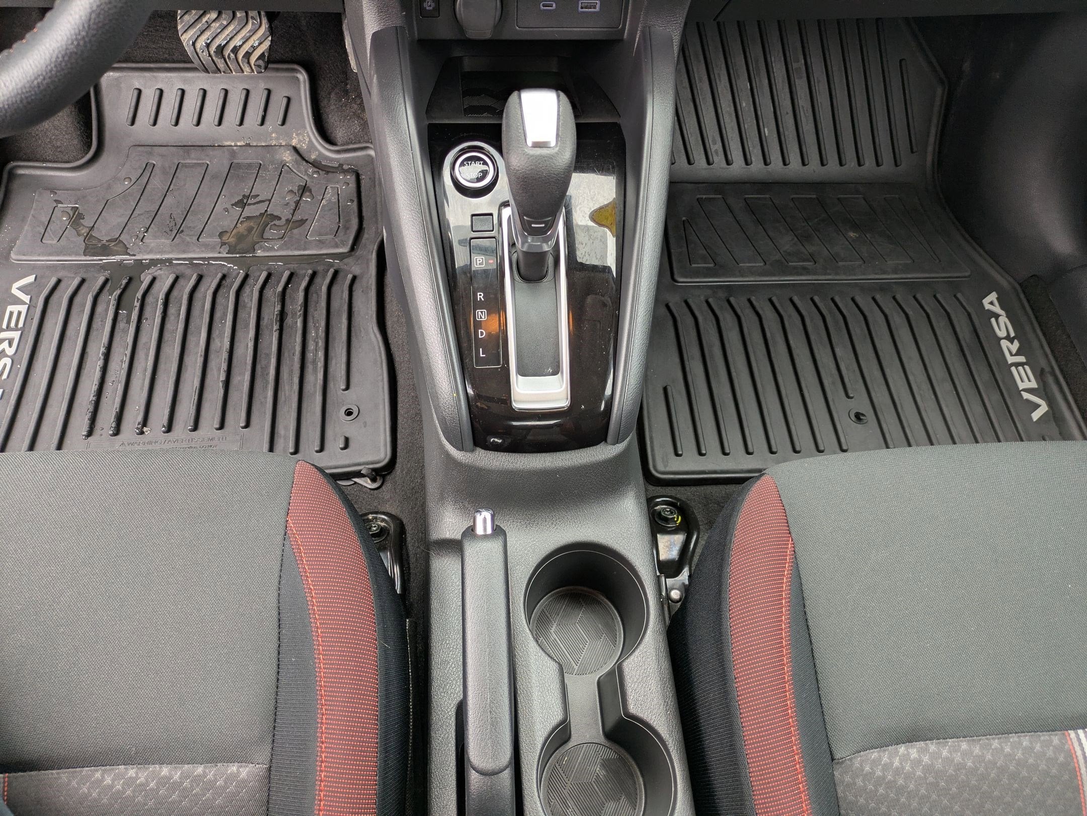 2025 Nissan Versa SR