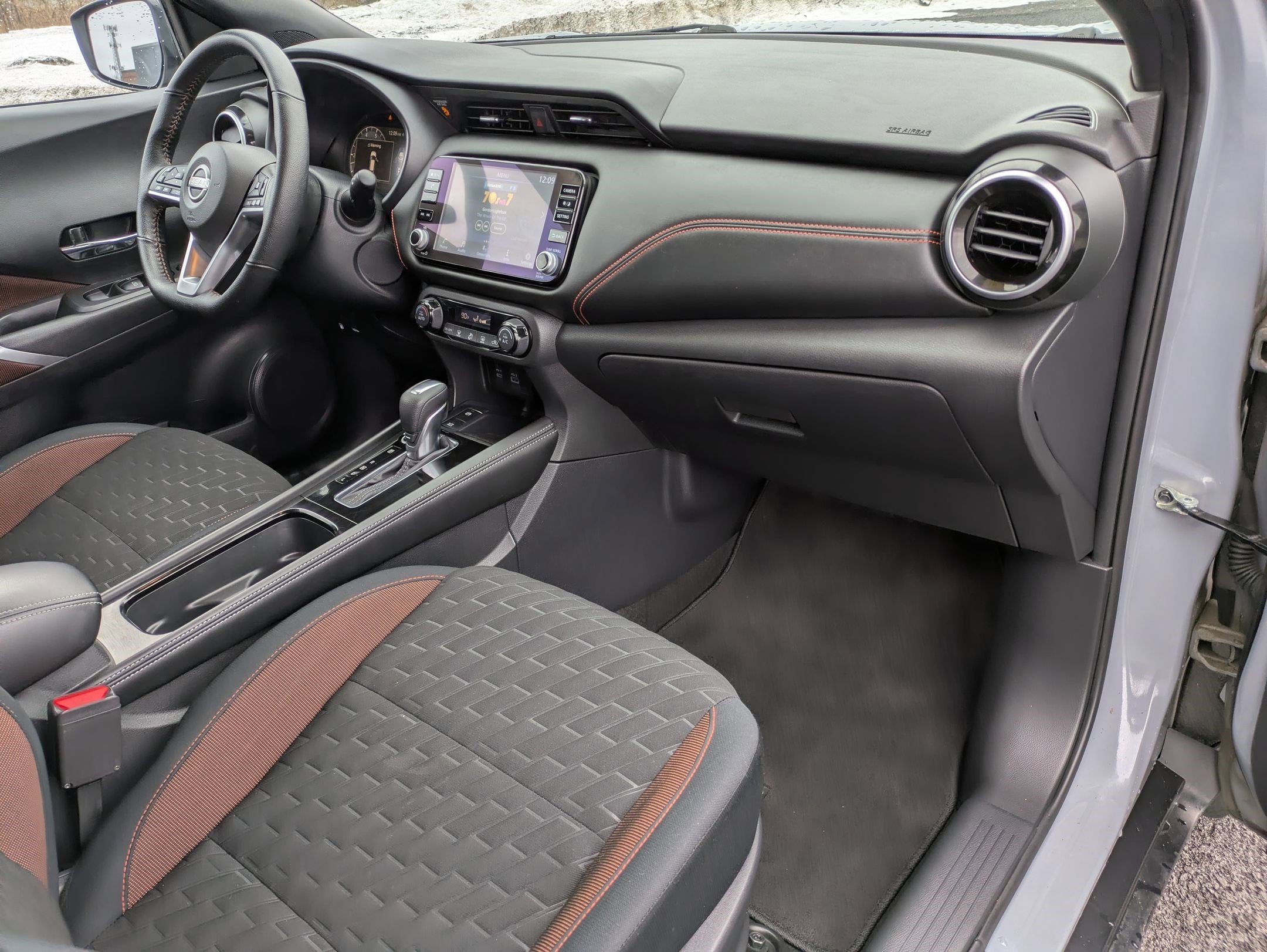 2023 Nissan Kicks SR