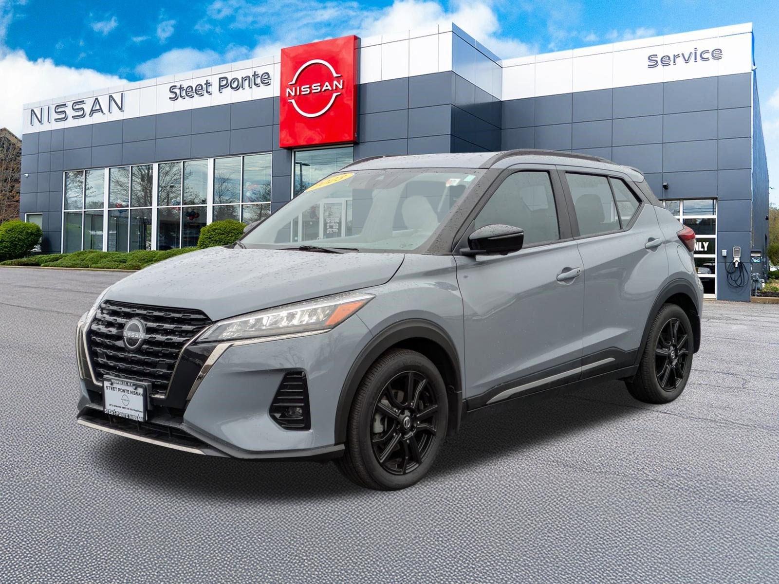 2023 Nissan Kicks SR