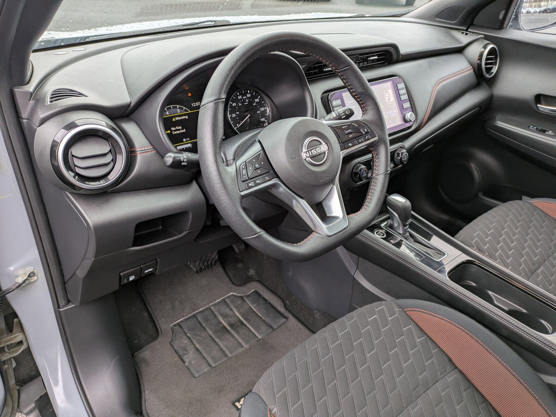 2023 Nissan Kicks SR