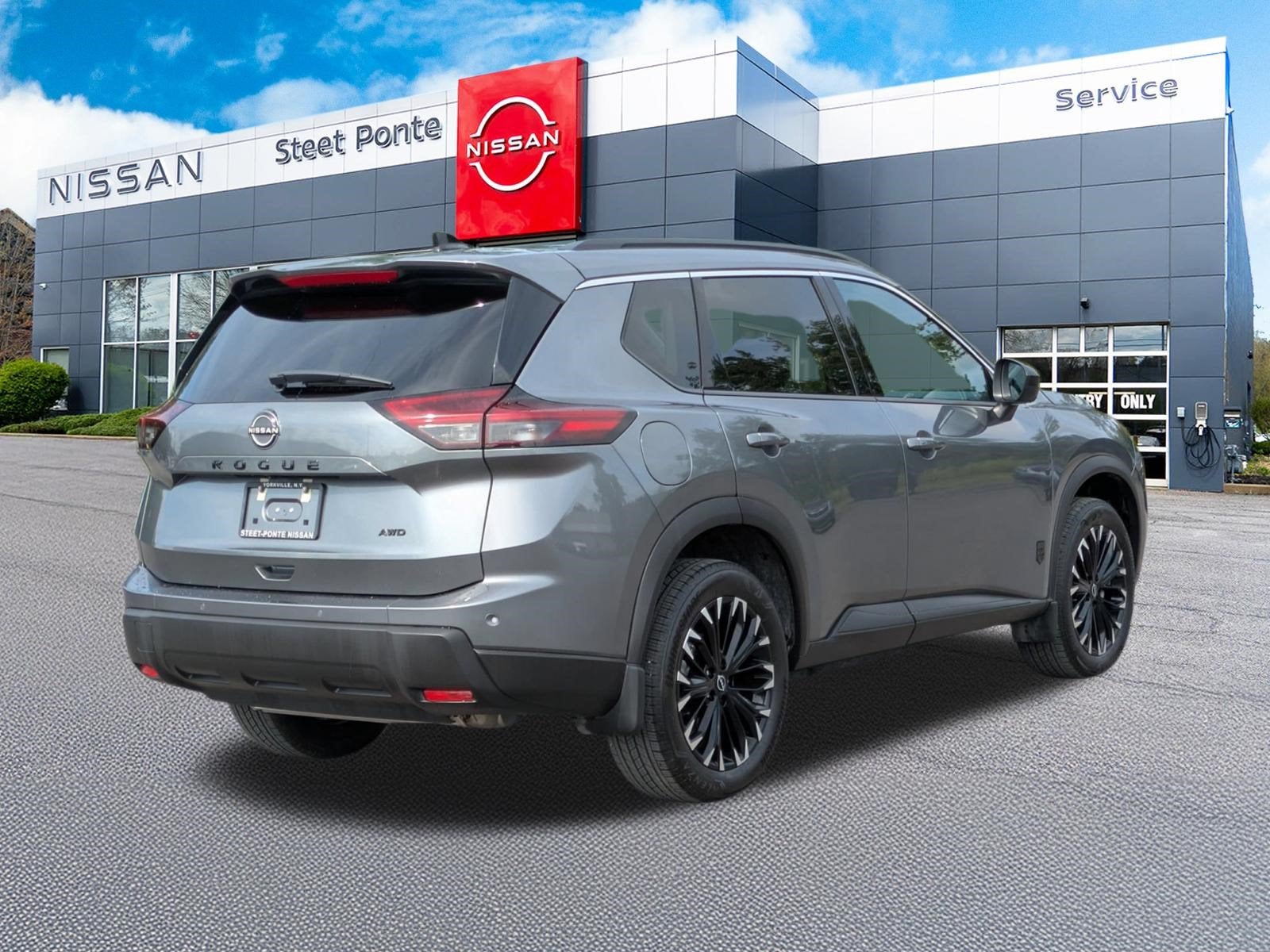 2026 Nissan Rogue Dark Armor