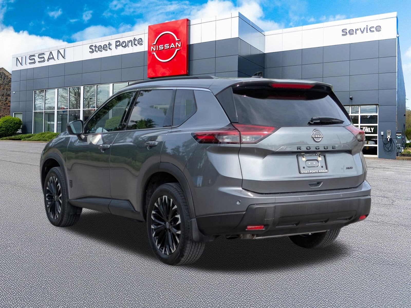 2026 Nissan Rogue Dark Armor