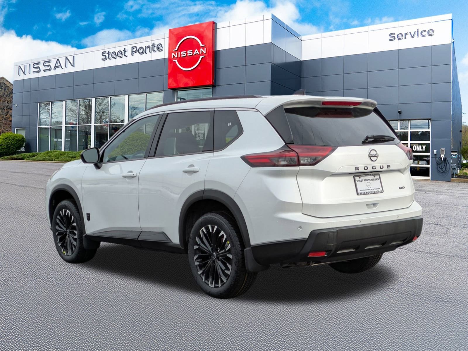 2026 Nissan Rogue Dark Armor