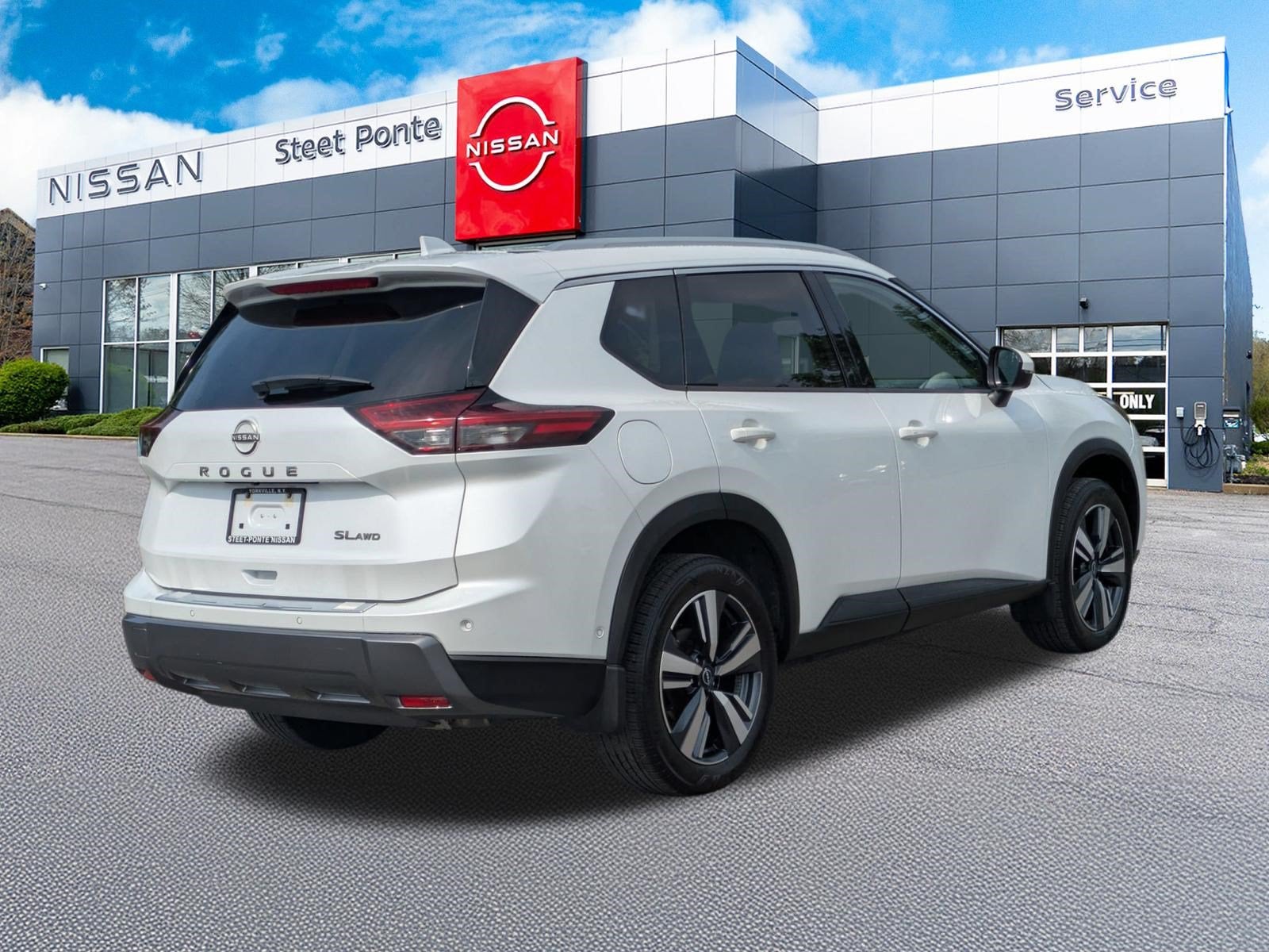 2024 Nissan Rogue SL