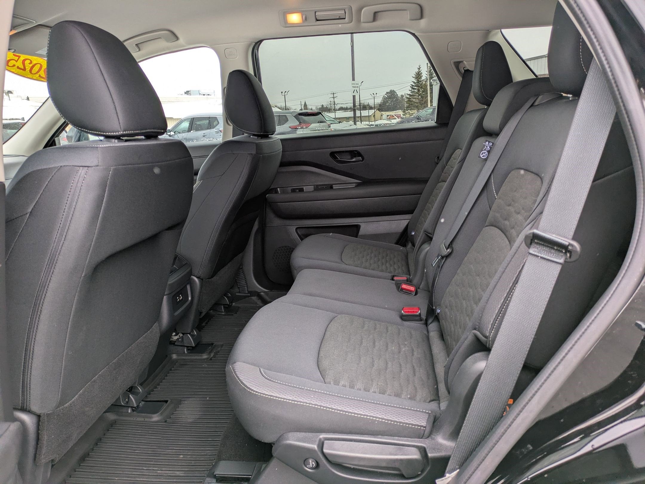 2025 Nissan Pathfinder S