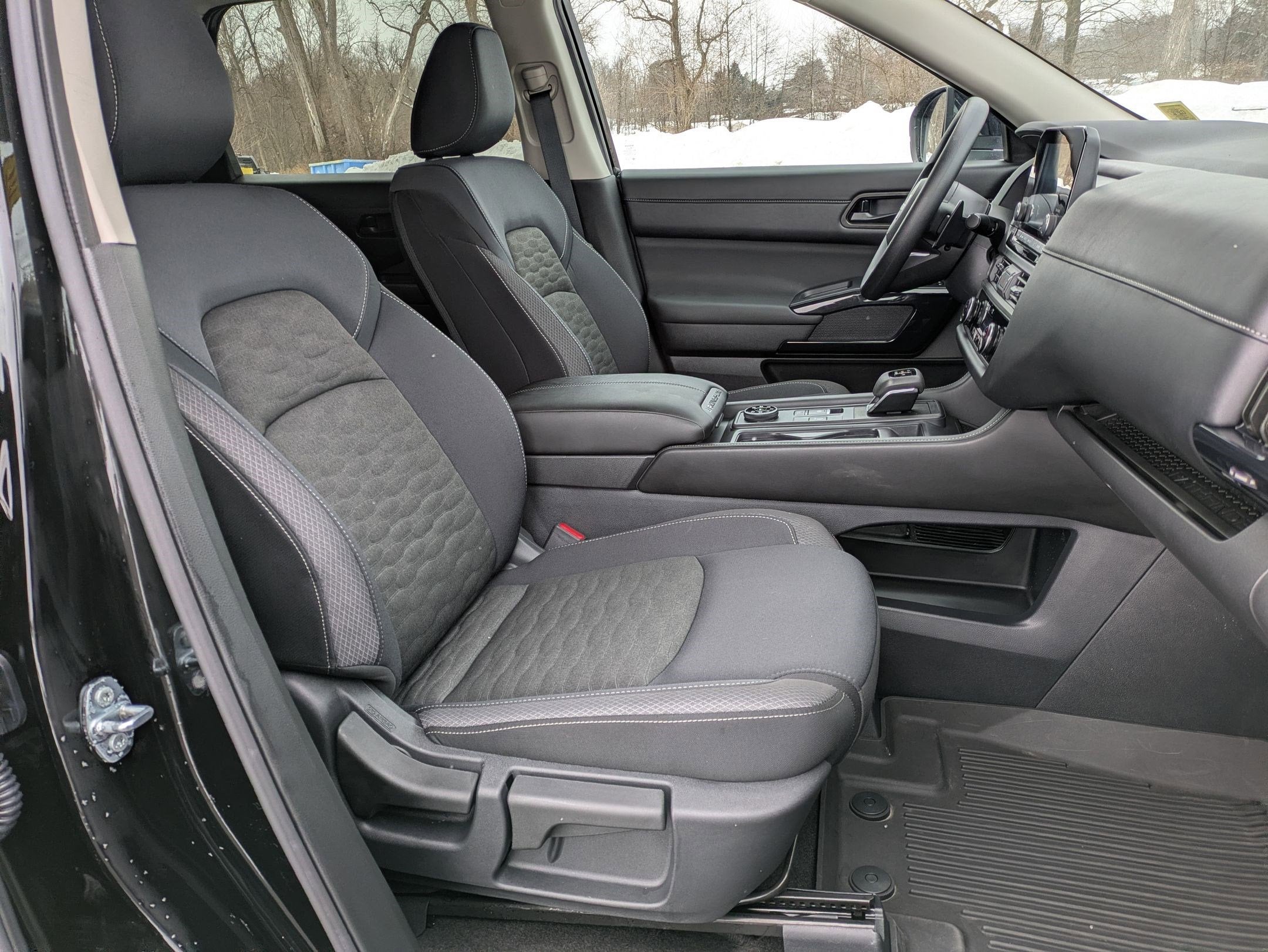 2025 Nissan Pathfinder S