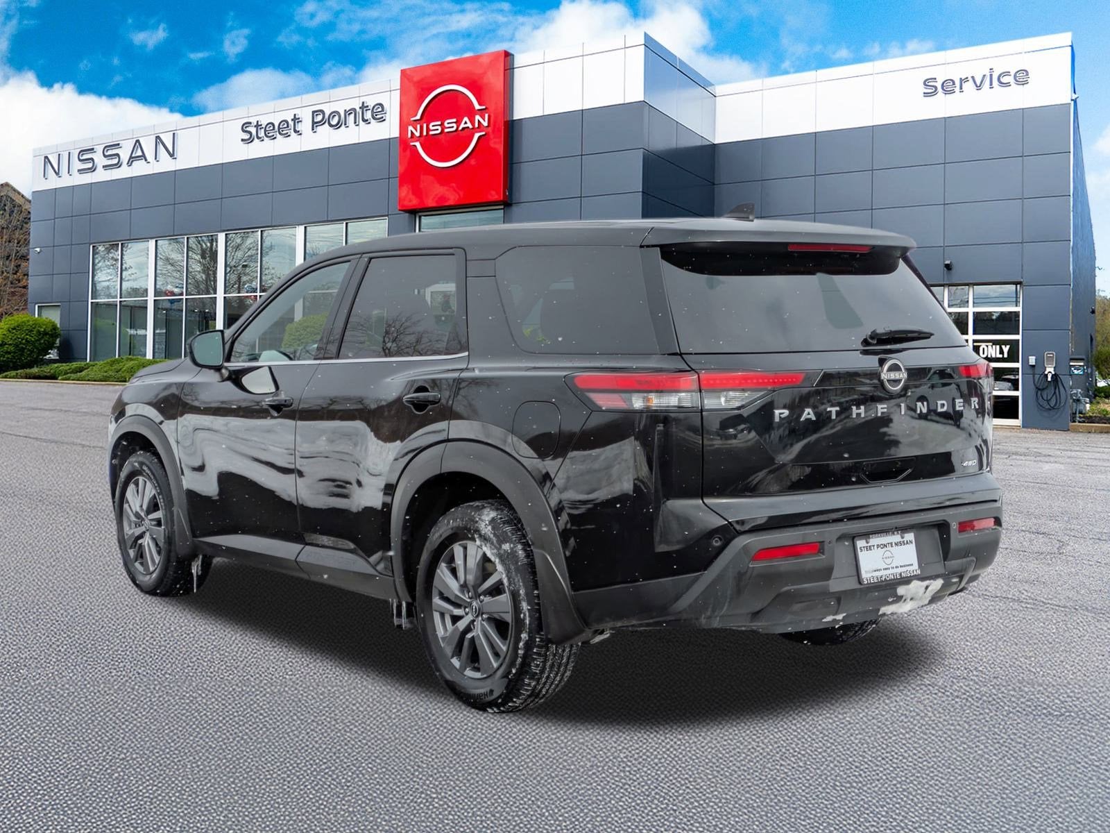 2025 Nissan Pathfinder S