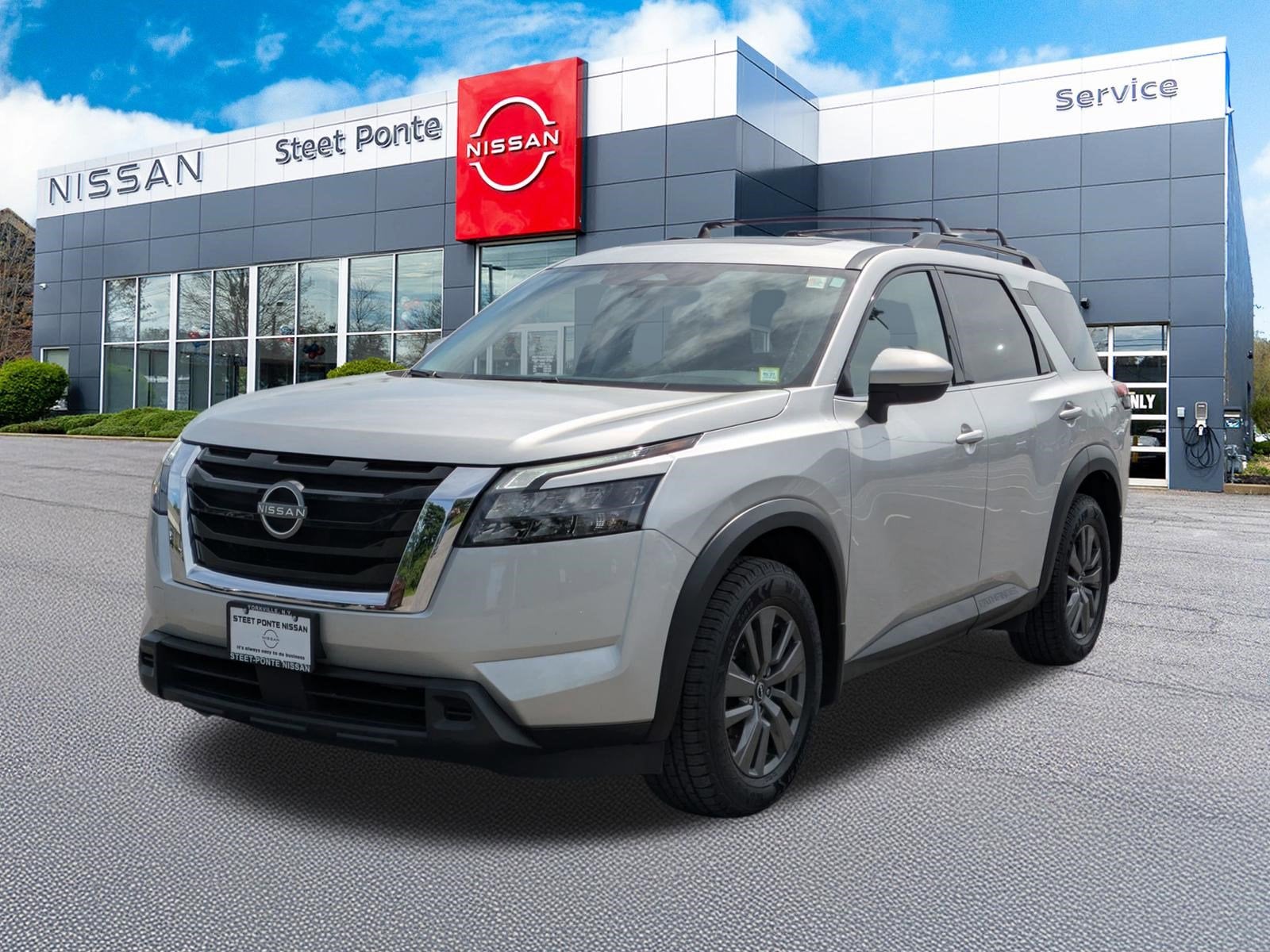 2023 Nissan Pathfinder SV