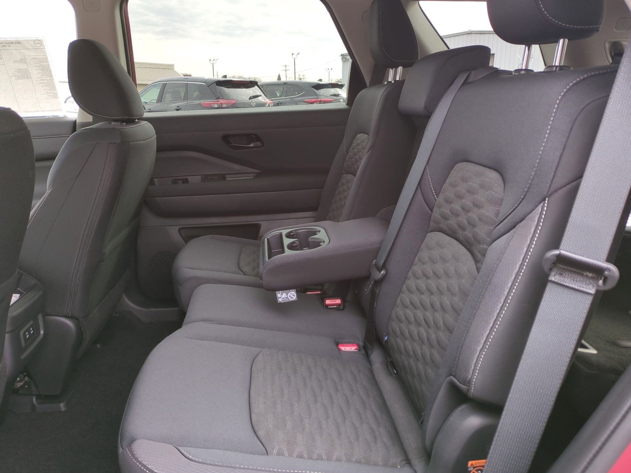 2026 Nissan Pathfinder SV