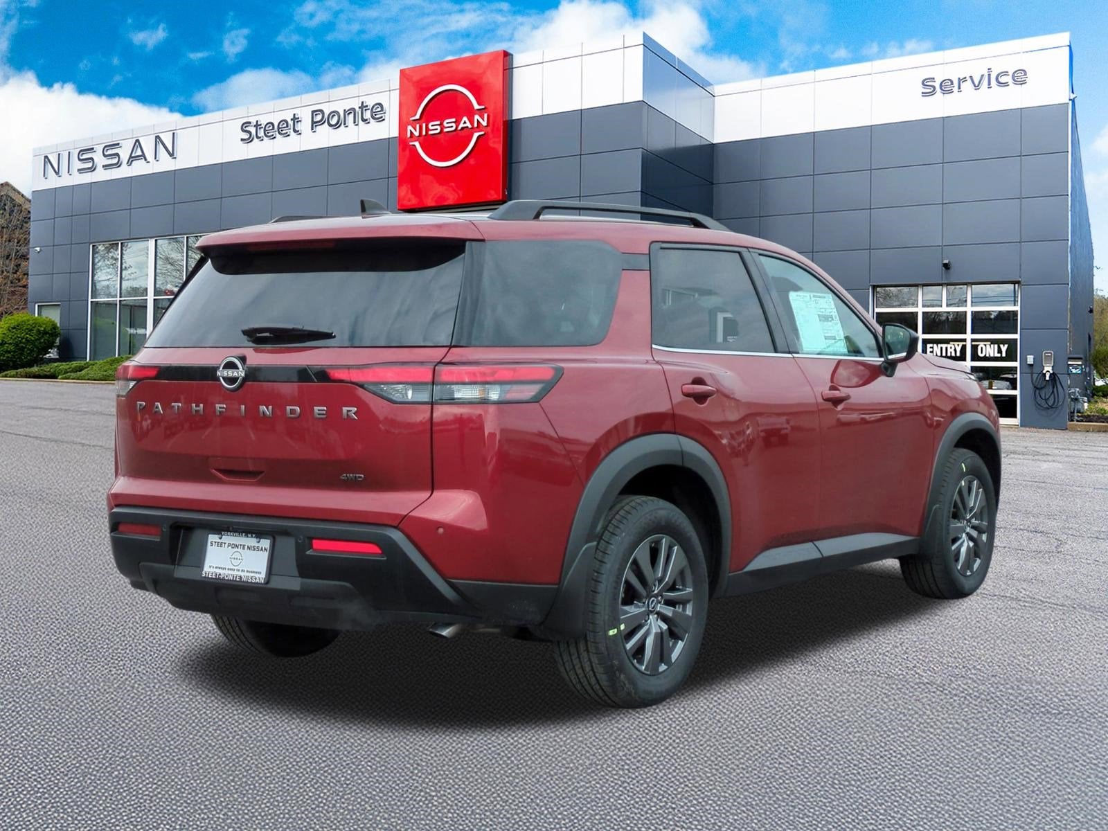 2026 Nissan Pathfinder SV