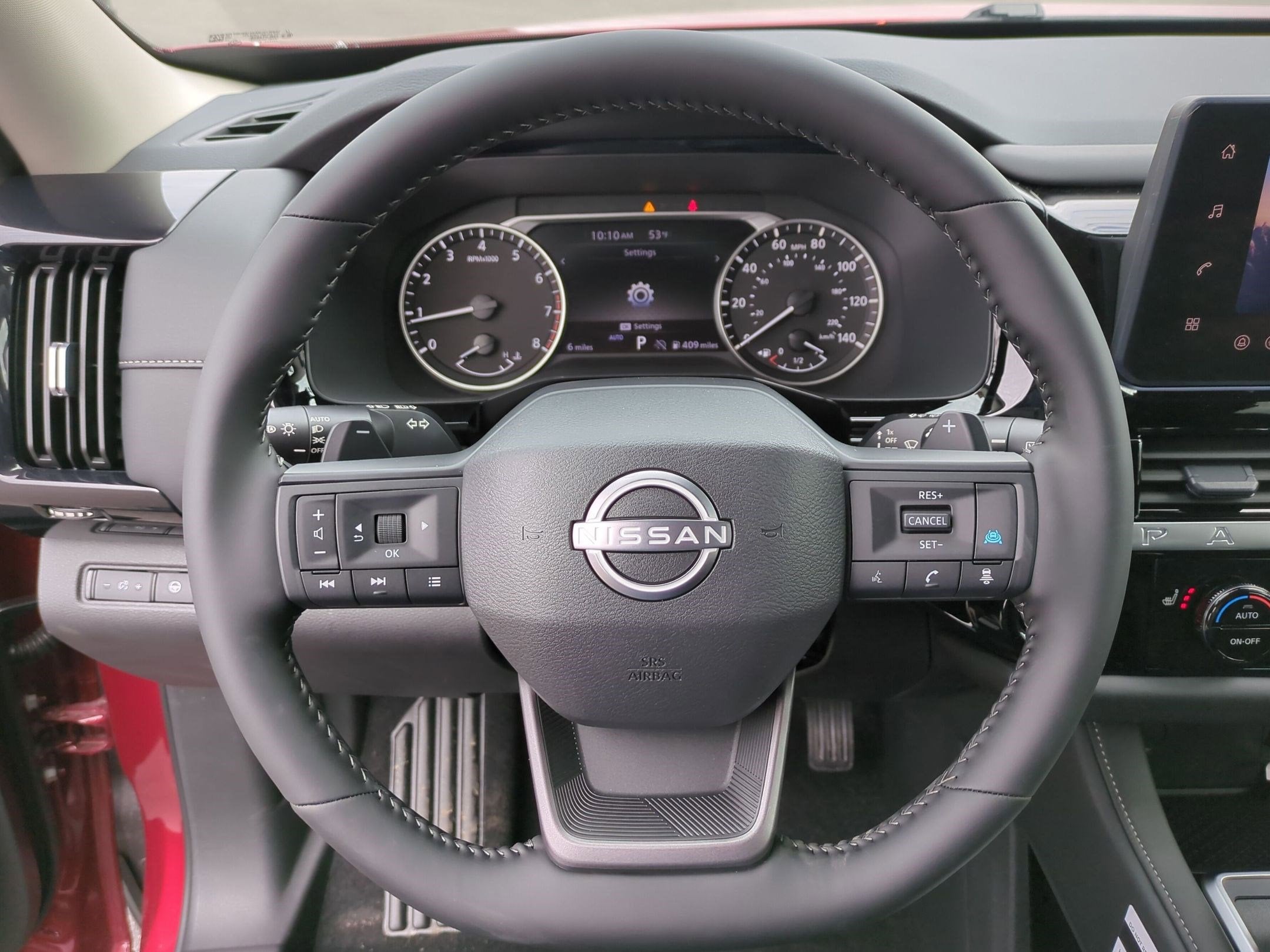 2026 Nissan Pathfinder SV