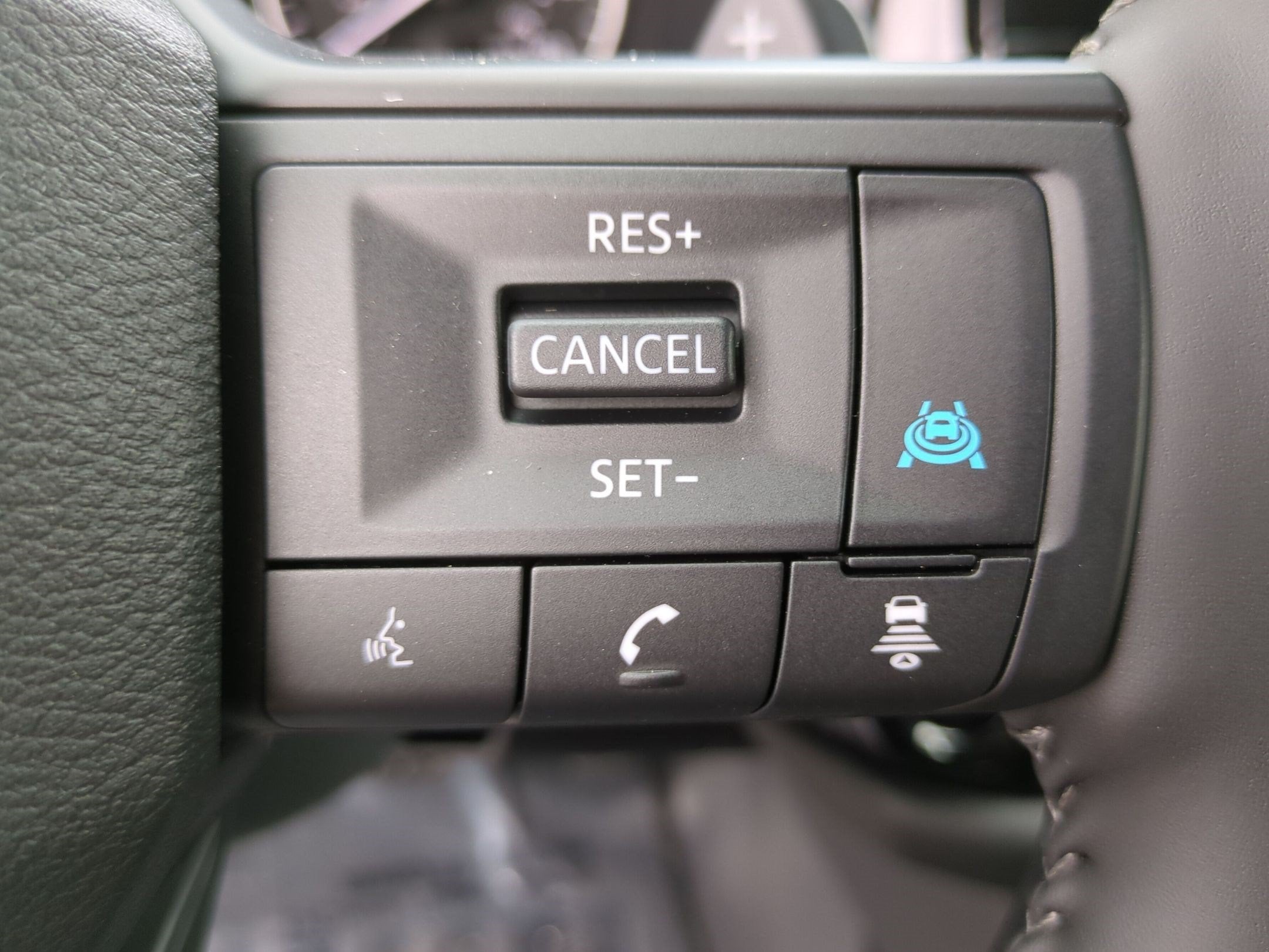 2026 Nissan Pathfinder SV - Photo 10