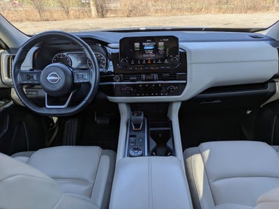 2023 Nissan Pathfinder SL