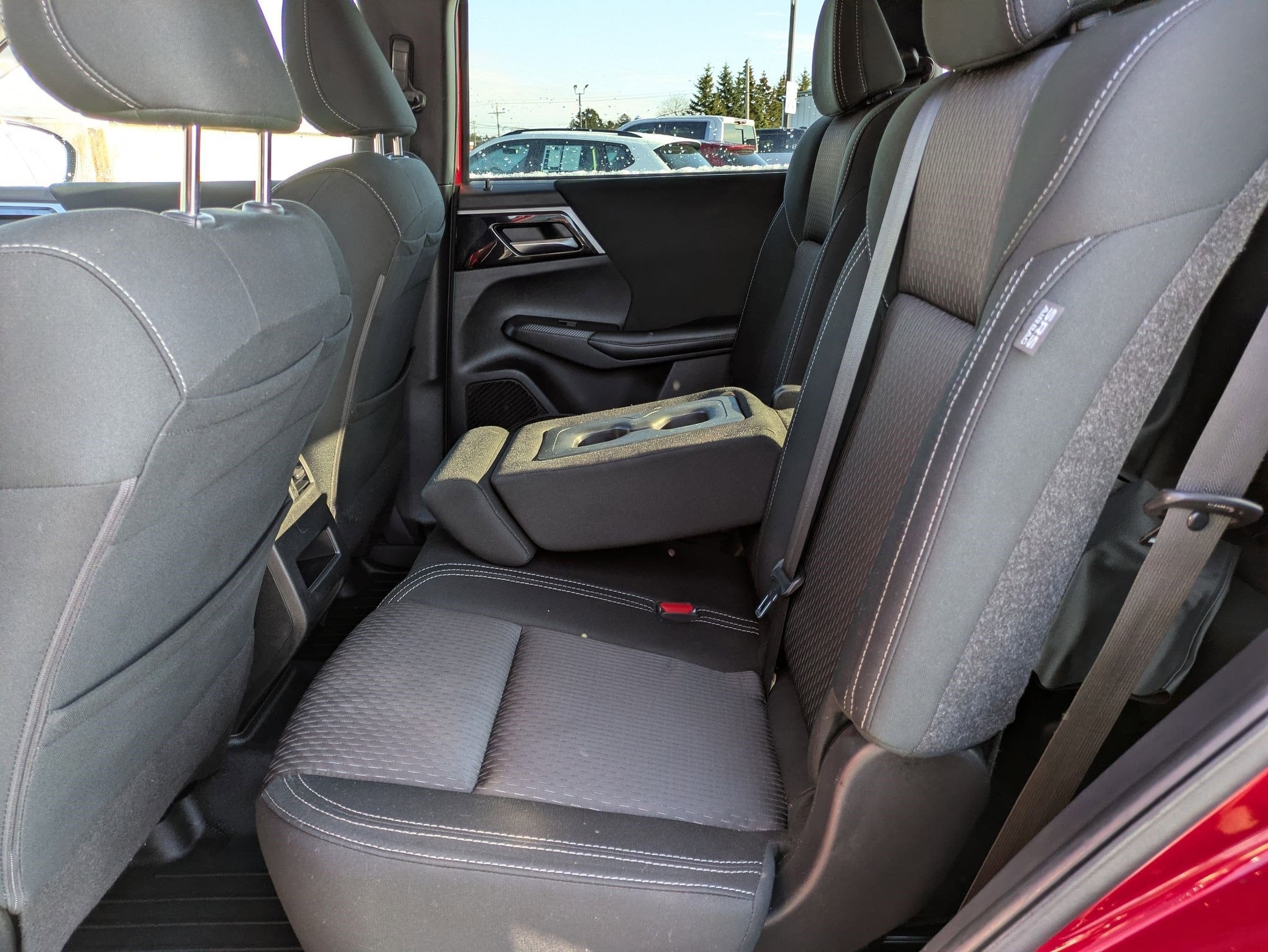 2022 Mitsubishi Outlander ES