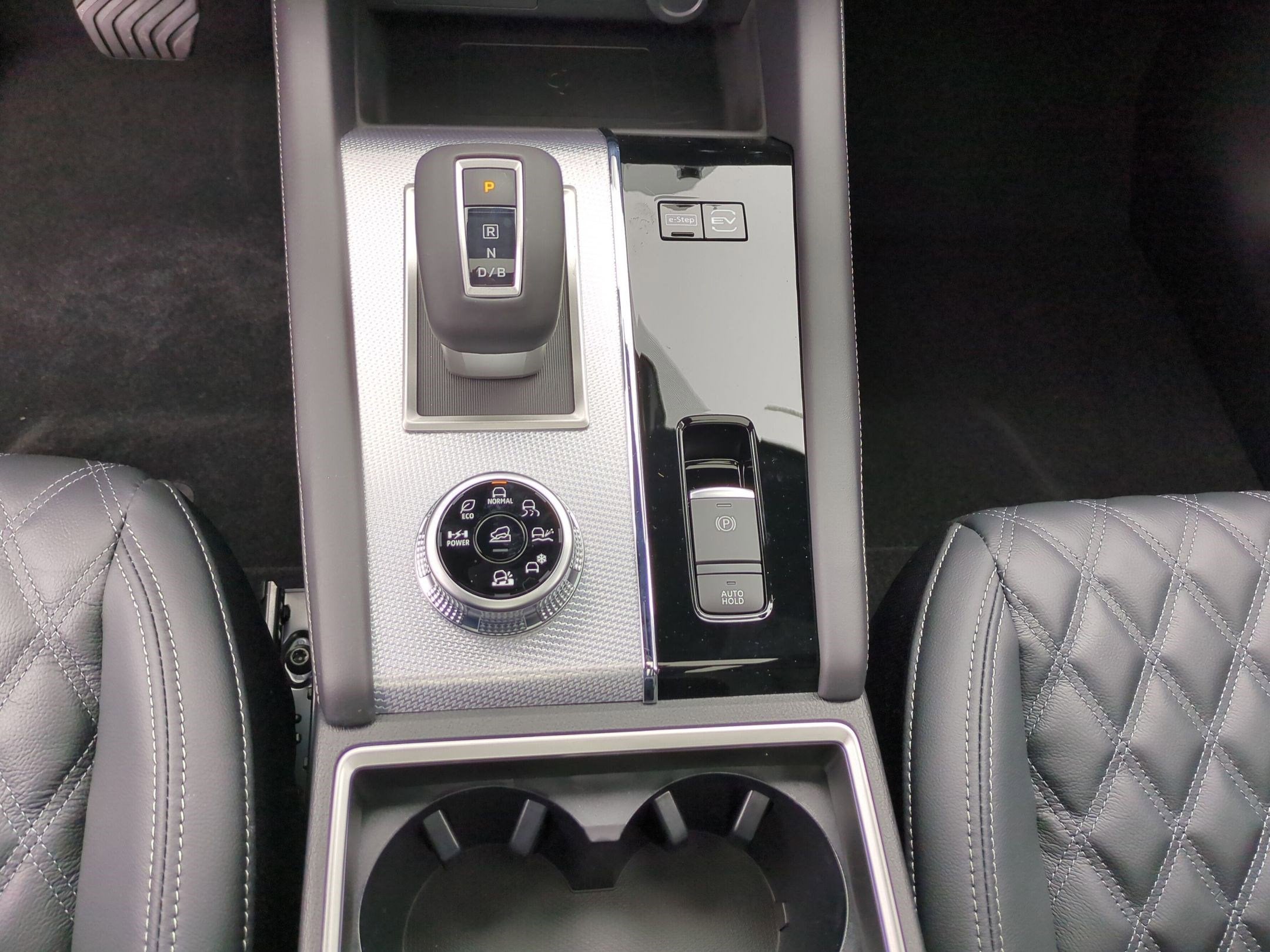 2026 Nissan Rogue Plug-In Hybrid Platinum