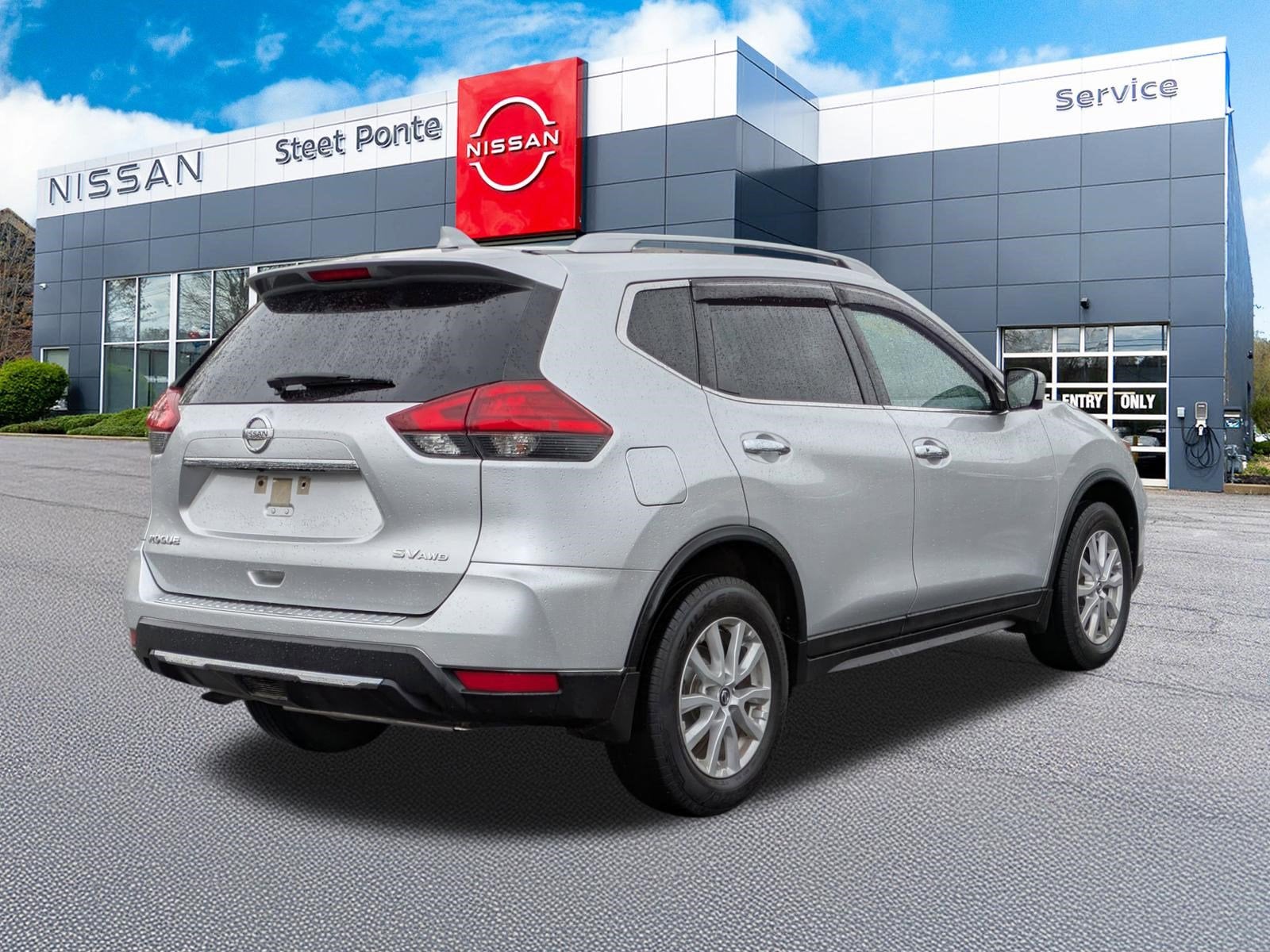 2017 Nissan Rogue SV