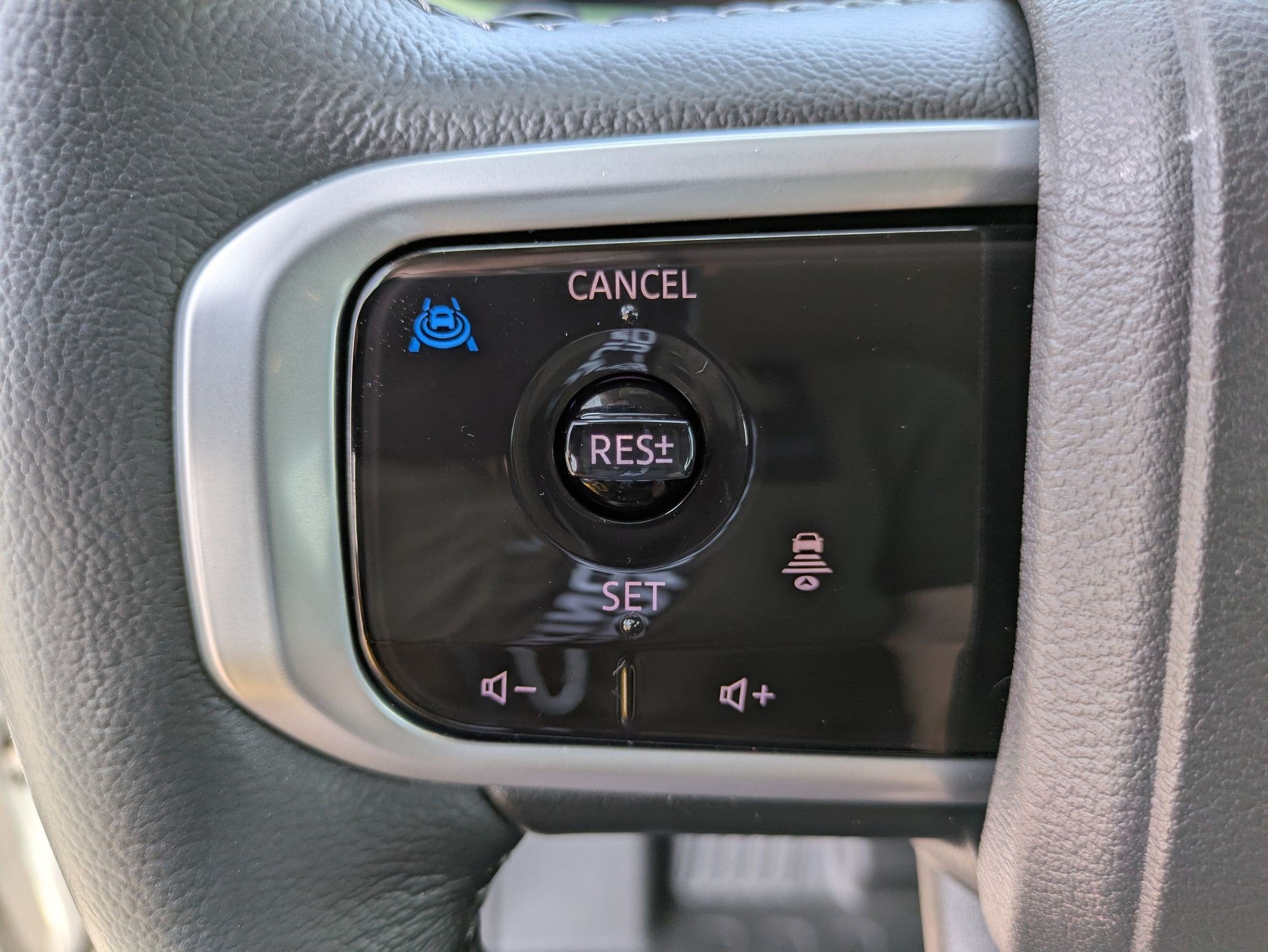 2026 Nissan Armada SV - Photo 11