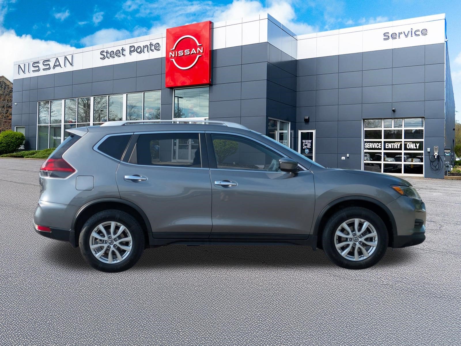 Used 2018 Nissan Rogue SV with VIN KNMAT2MV1JP617980 for sale in Yorkville, NY