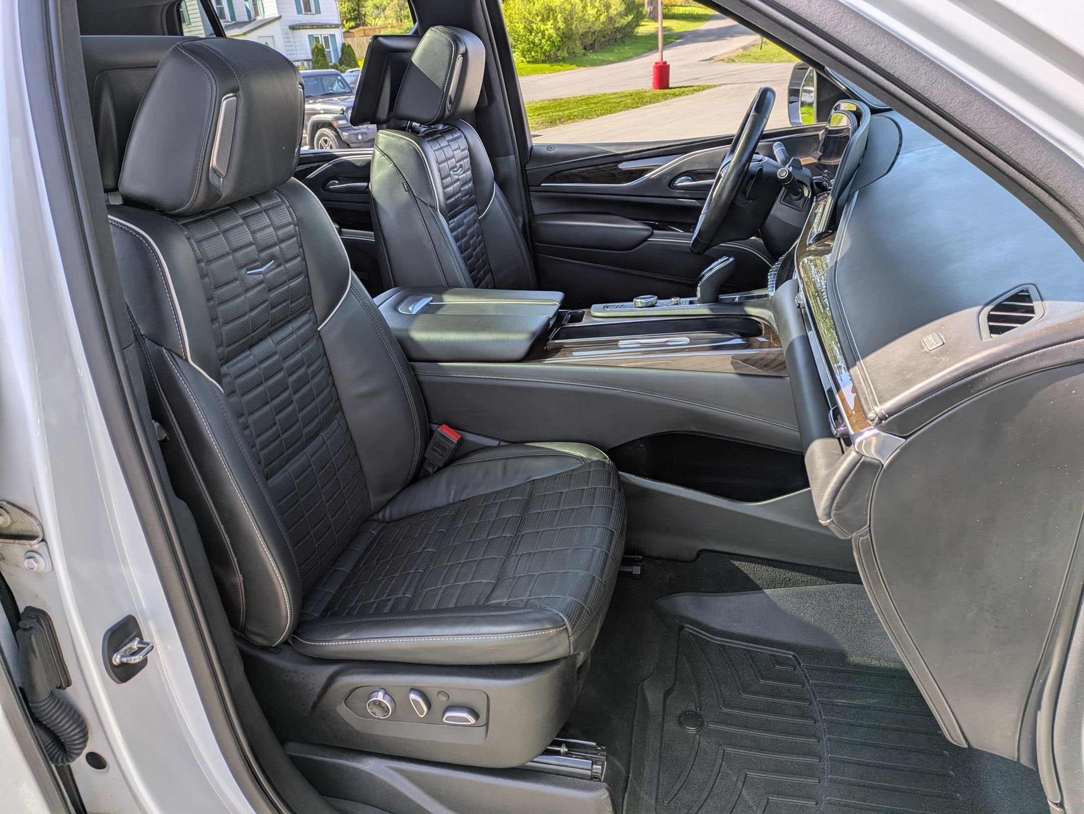2023 Cadillac Escalade 4WD Sport Platinum