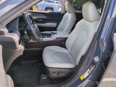 2024 Toyota Grand Highlander Base