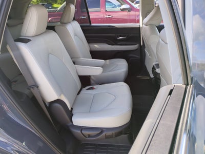 2024 Toyota Grand Highlander Base
