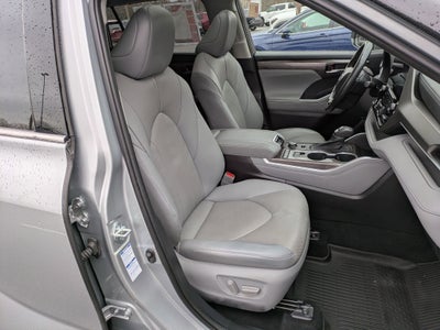 2021 Toyota Highlander Base