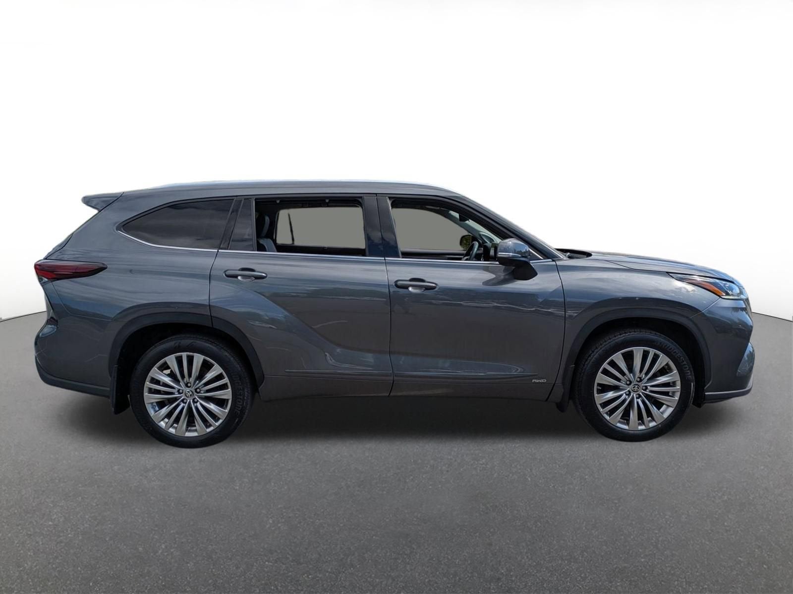 2024 Toyota Highlander Hybrid Platinum