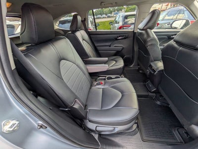 2022 Toyota Highlander Base