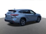 2022 Toyota Highlander Base