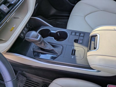 2023 Toyota Highlander Base