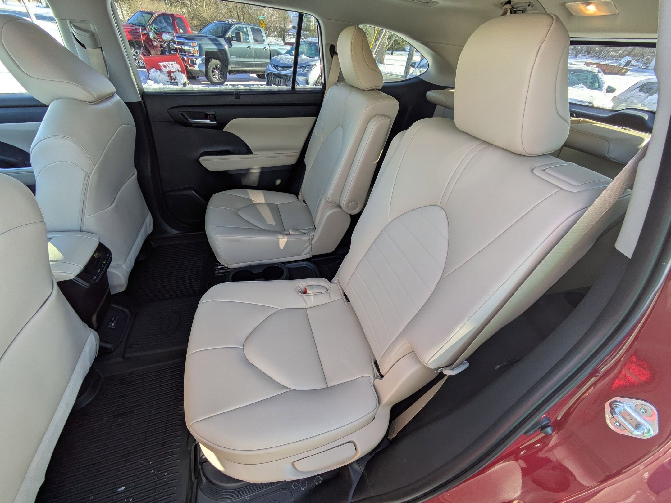 2023 Toyota Highlander Base