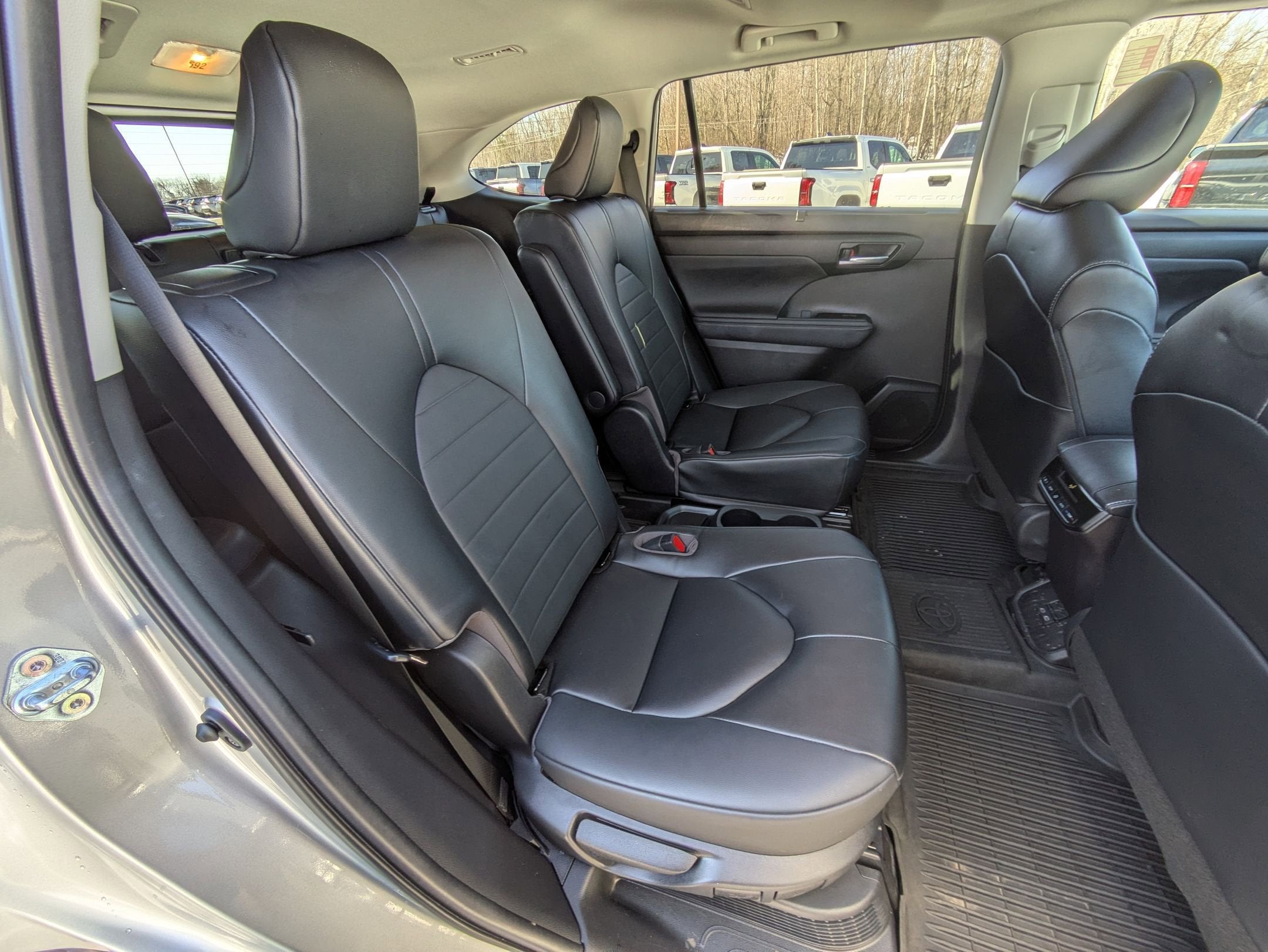 2023 Toyota Highlander Base