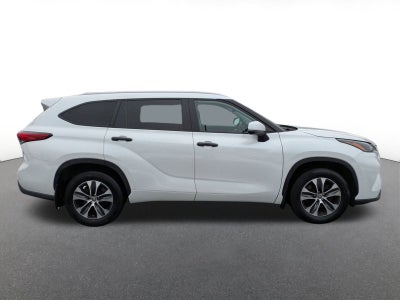 2023 Toyota Highlander Base