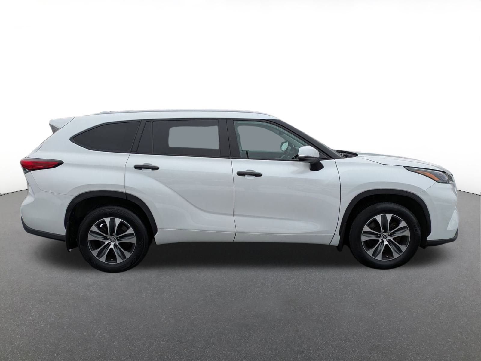 2023 Toyota Highlander Base