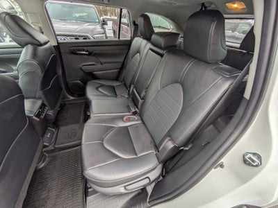 2023 Toyota Highlander Base