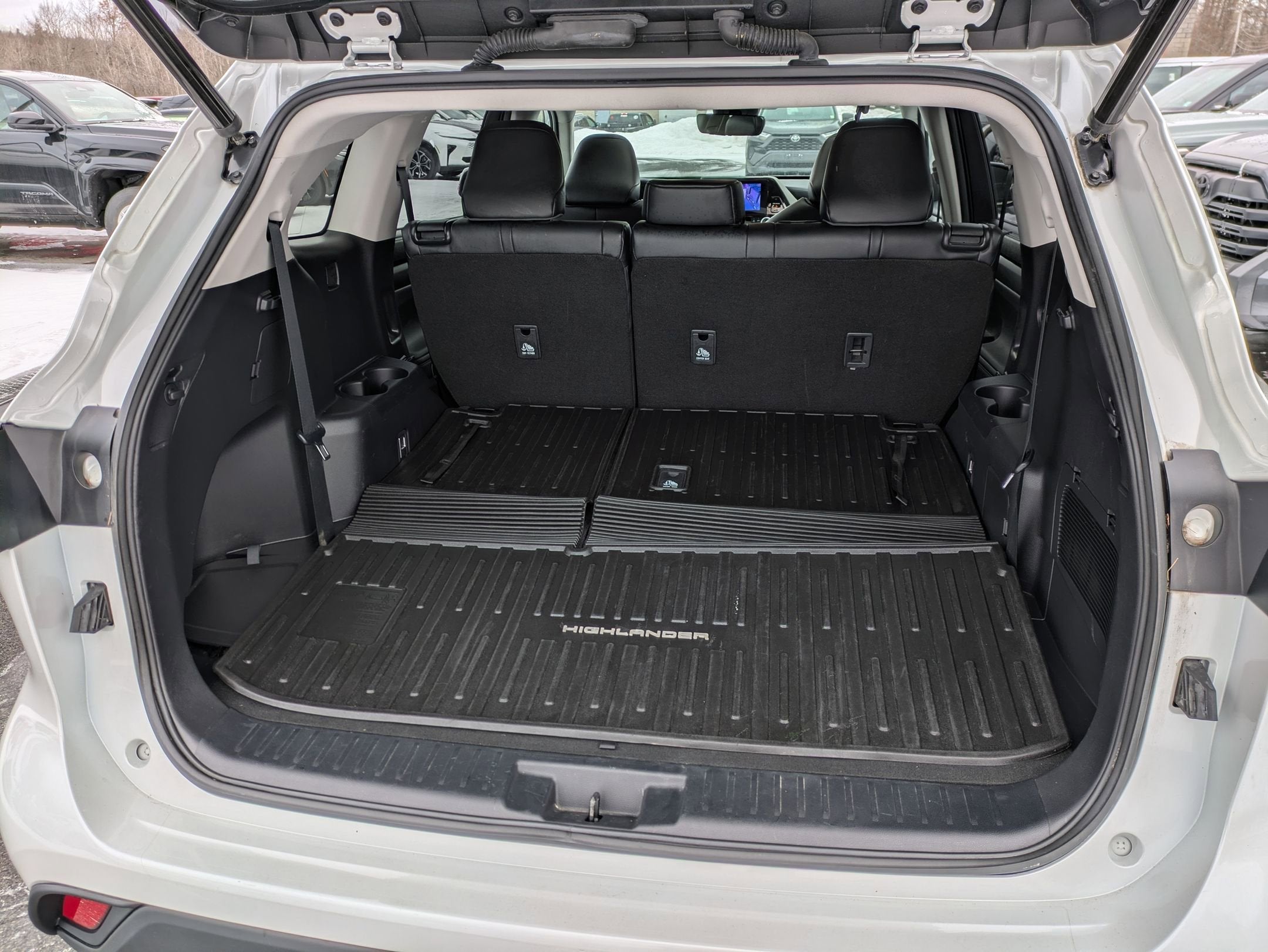 2023 Toyota Highlander Base