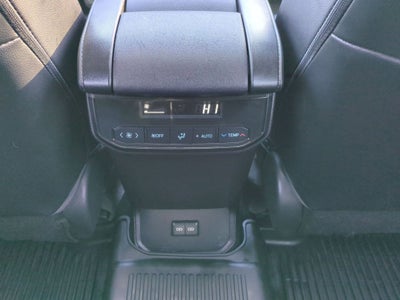 2023 Toyota Highlander Base