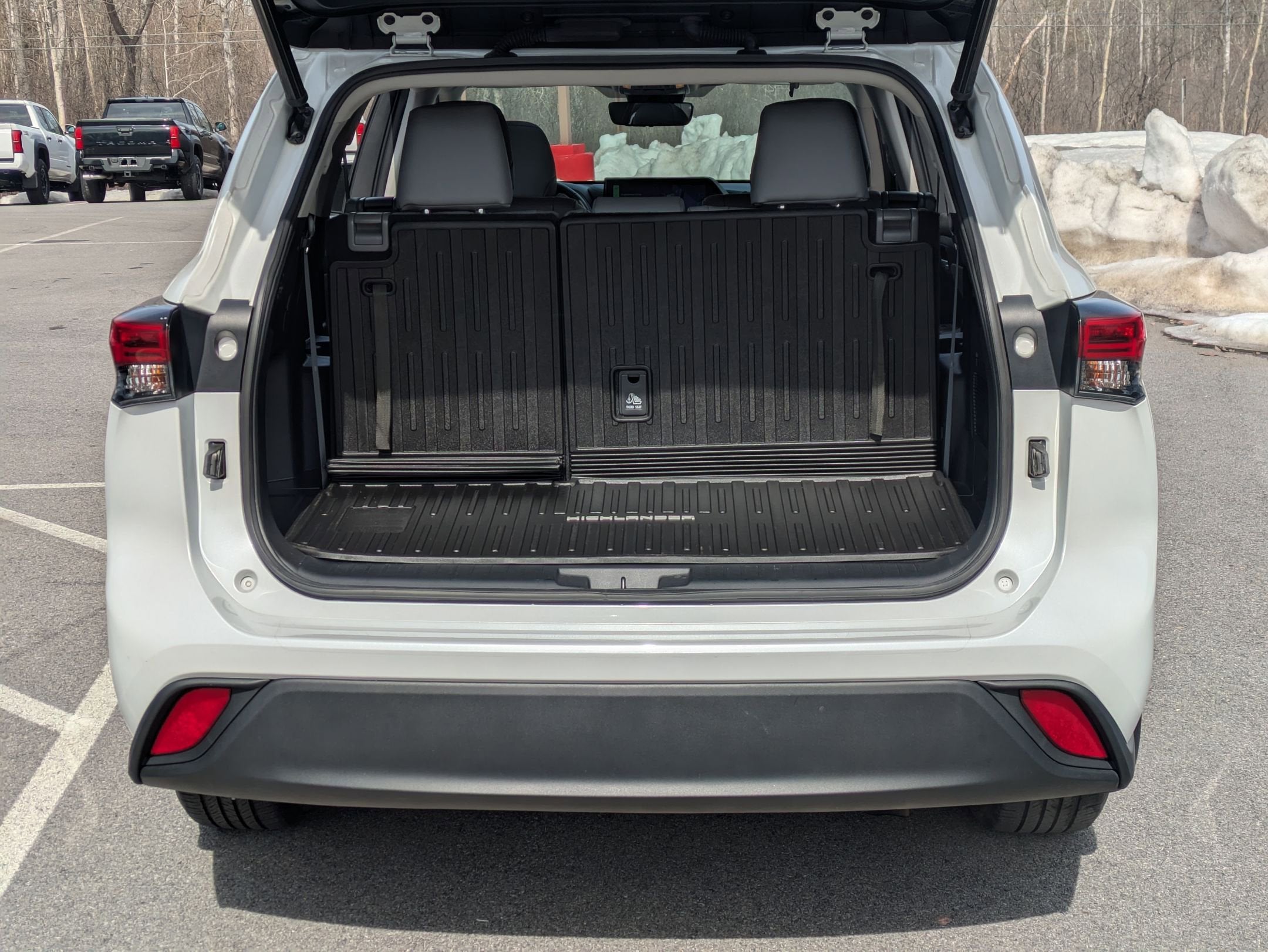 2023 Toyota Highlander Base