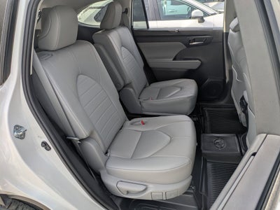 2023 Toyota Highlander Base